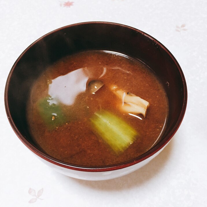 里芋、青梗菜の味噌汁
